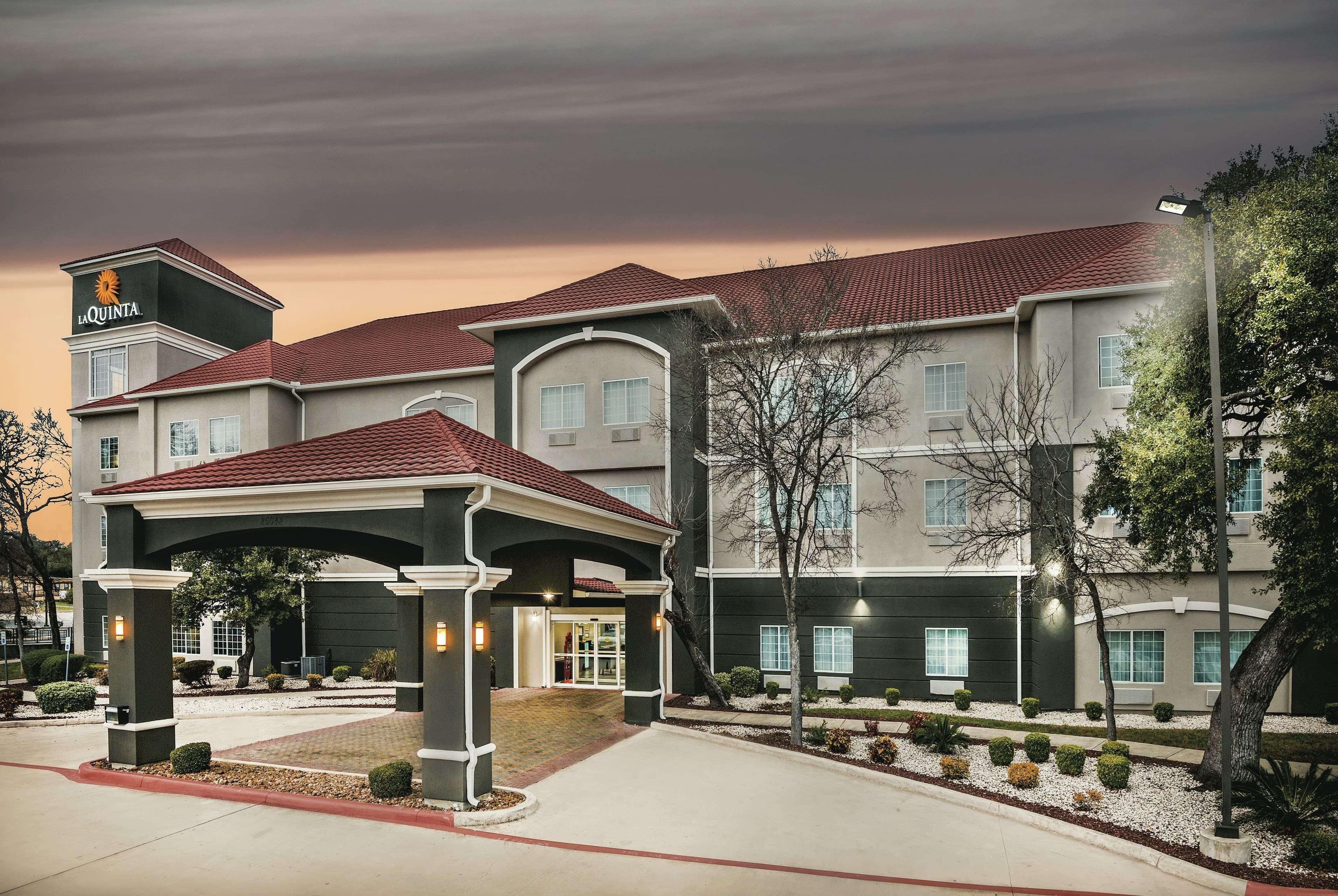 La Quinta By Wyndham San Antonio The Dominion Hotell Exteriör bild